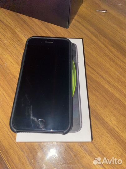 iPhone SE (2020), 64 ГБ