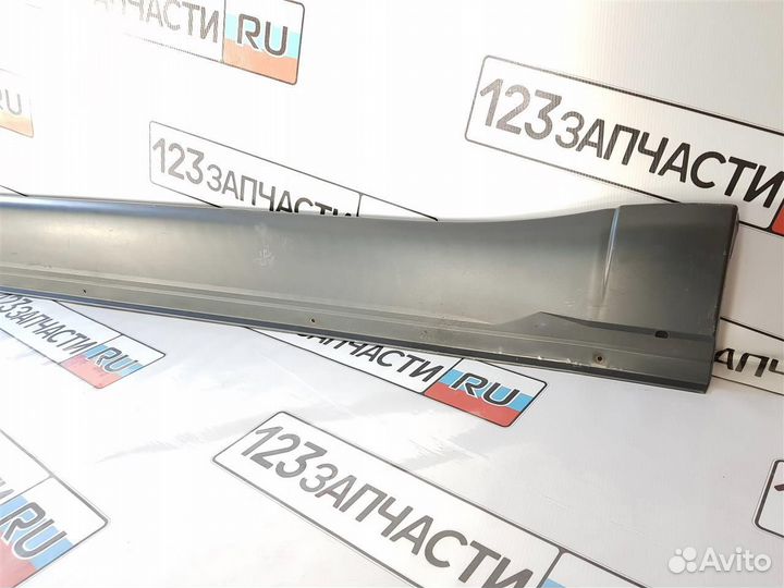 Порог кузова пластиковый левый Mitsubishi Pajero