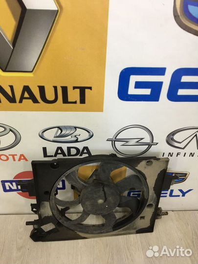 Вентилятор радиатора охлаждения двигателя диффузор