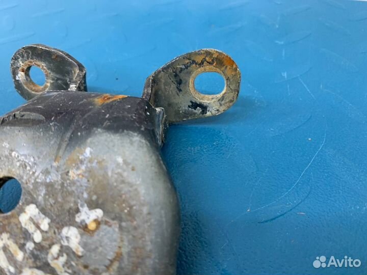 Б/У петля двери передний правый Hyundai Accent LC