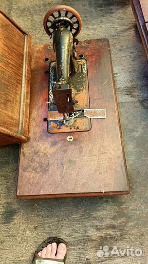 Швейная машинка зингер