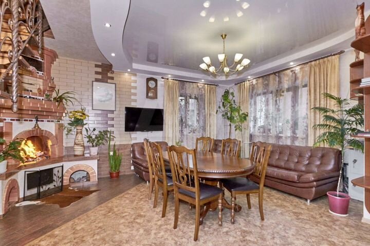 Дом 170 м² на участке 5 сот.