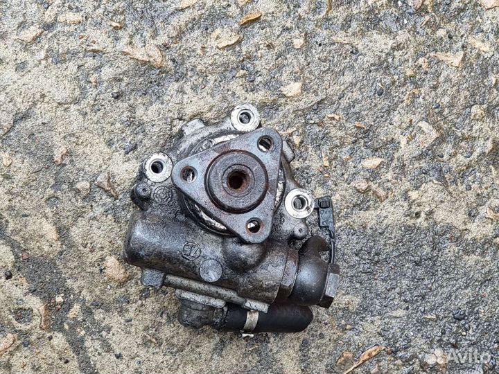Насос гидроусилителя Пассат Б-5