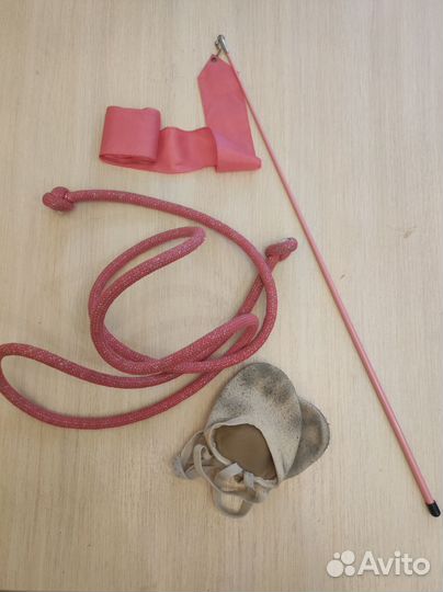 Лента и скакалка гимнастические