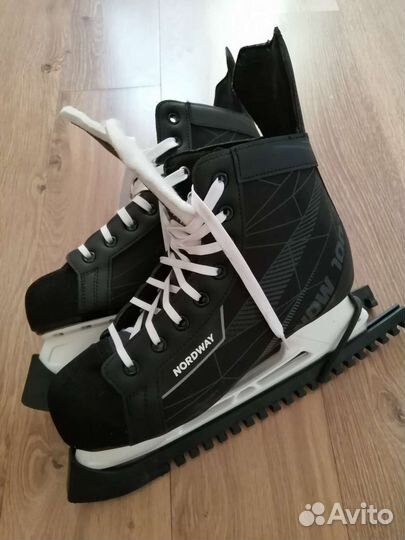 Коньки хоккейные