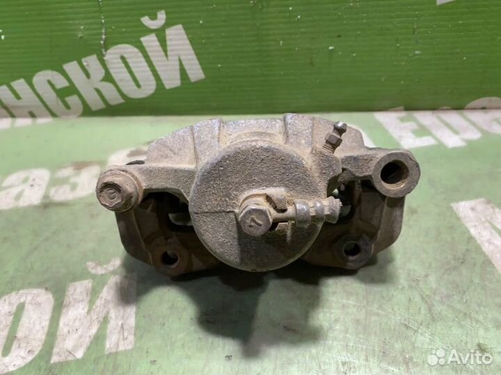 Суппорт тормозной передний правый Mitsubishi