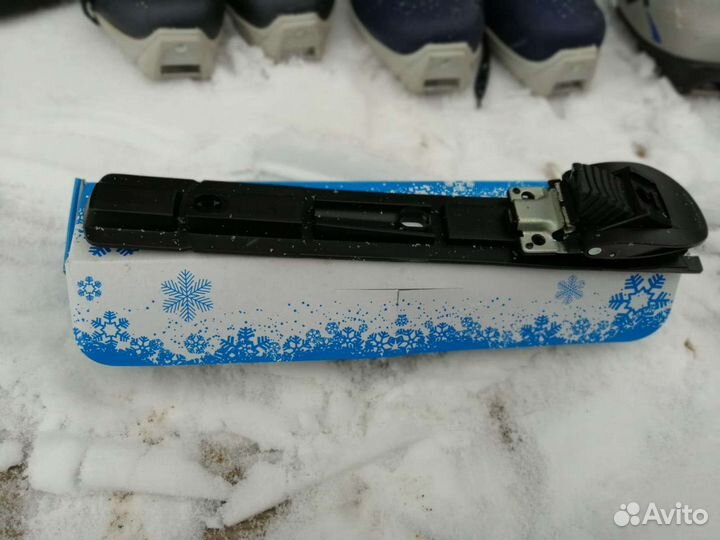 Лыжи, палки, ботинки