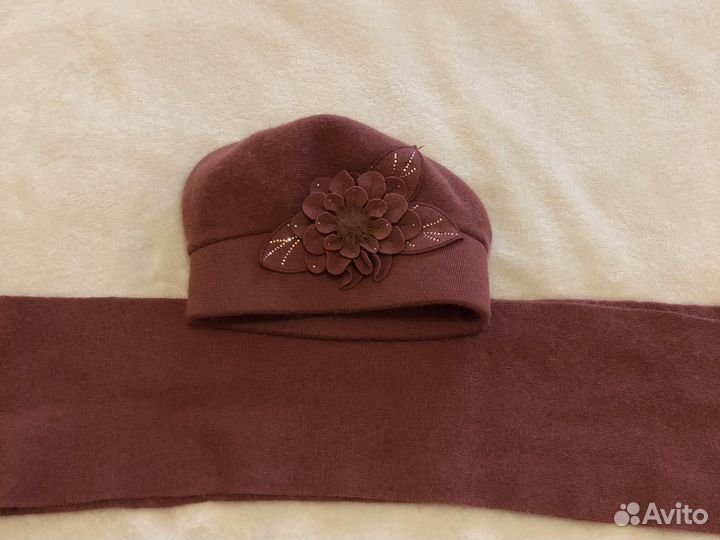 Берет с шарфом