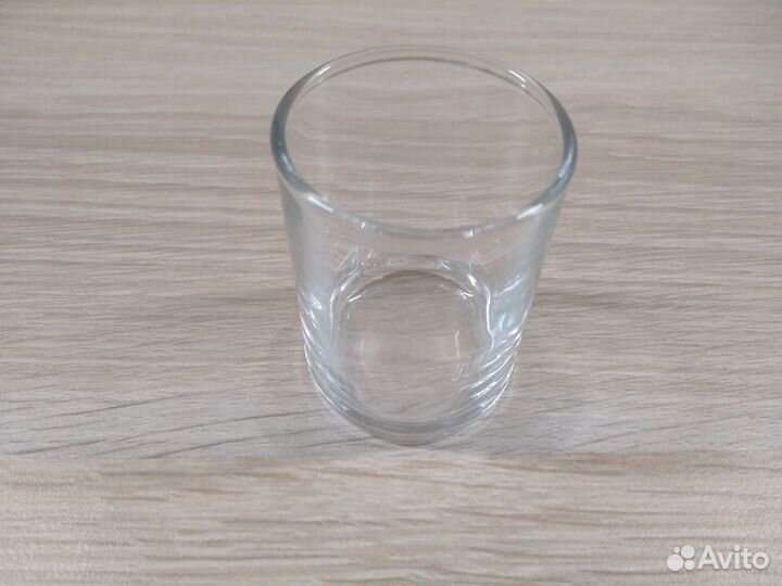 Стопки, штоф, бутылки, тарелки