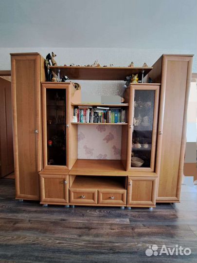 Стенка в гостиную