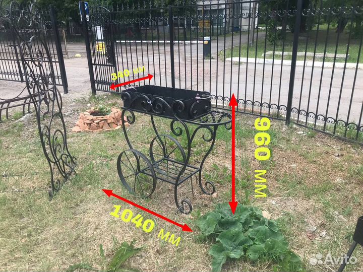 Кованый мангал на колесах