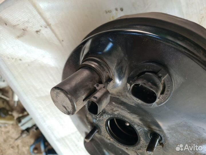 Вакуумный усилитель тормозов Mercedes-Benz S-Klass