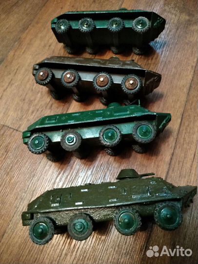 Игрушки металлические. СССР танки, бтр, пушки