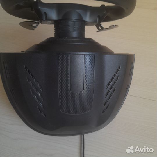 Игровой руль Thrustmaster T300