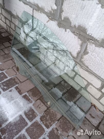 Стекло передней правой двери Chevrolet Aveo T255