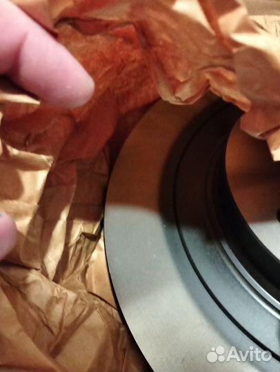 Продам задние тормозные диски.TRW