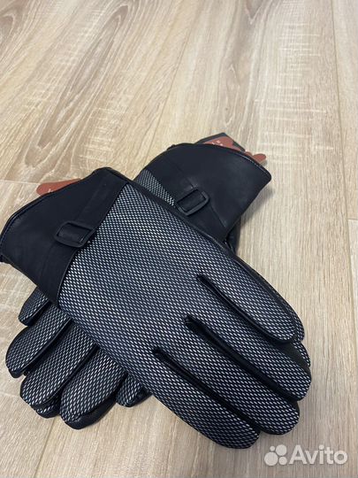 Кожаные перчатки
