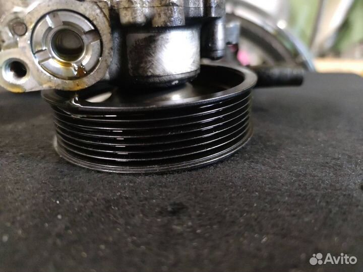 Насос гидроусилителя руля Mercedes-Benz C-Класс