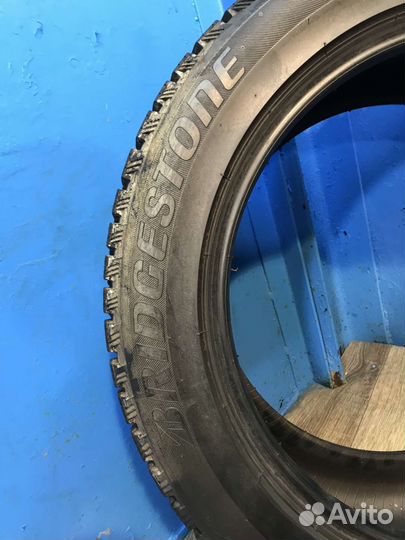 Bridgestone Blizzak Spike-01 225/55 R18