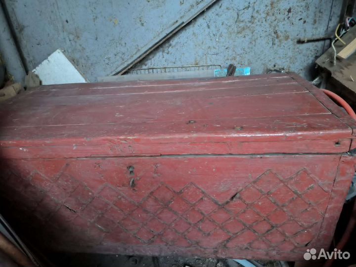 Сундук деревянный старинный