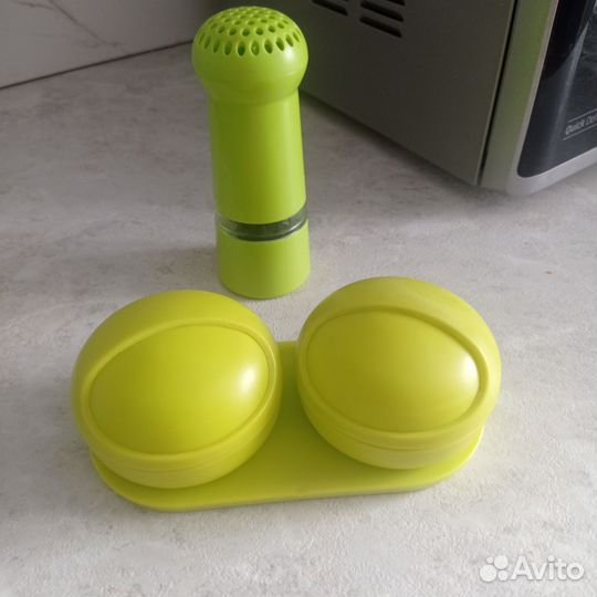 Мельница для специй и солонка с перечницей