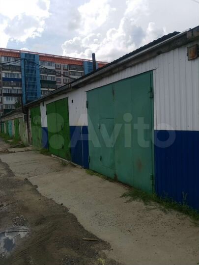 Гараж, > 30 м²