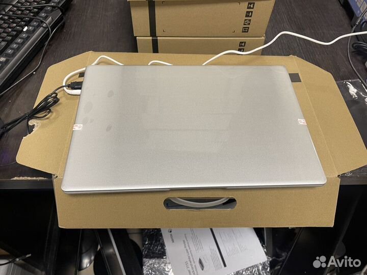 Новые ноутбуки 15,6 IPS/4ядра/8Гб/ssd256+мышь