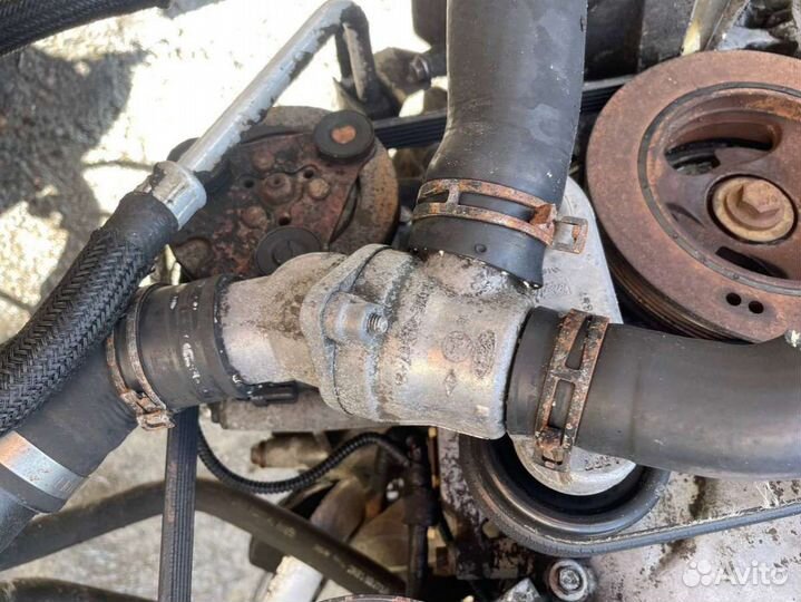 Корпус термостата Jaguar S-Type 2005