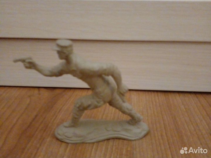 Модель солдатитка из резины