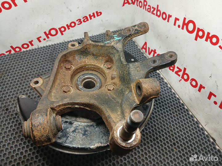 Кулак задний левый Kia Sorento XM