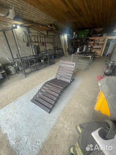 Шезлонг лежак