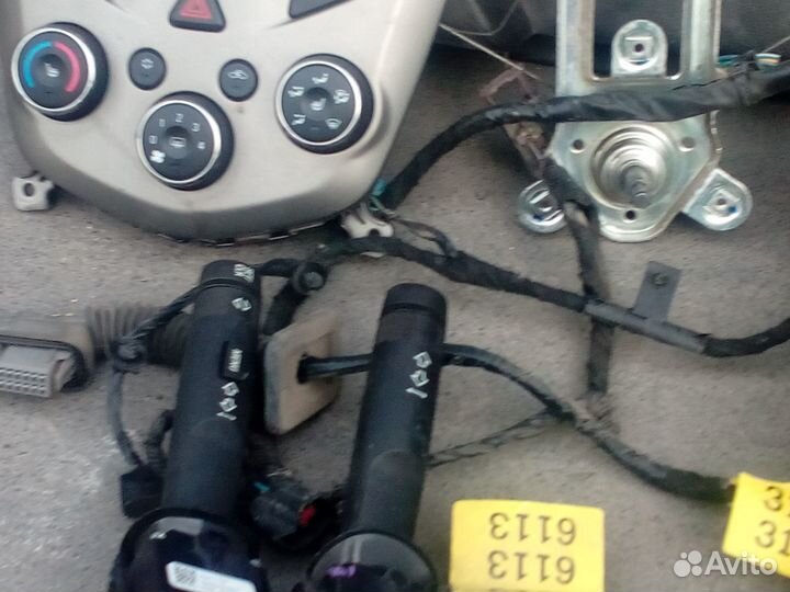 Комплектующие дверей авео т300