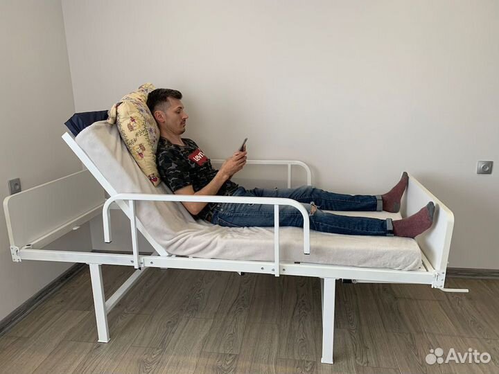 Медицинская кровать