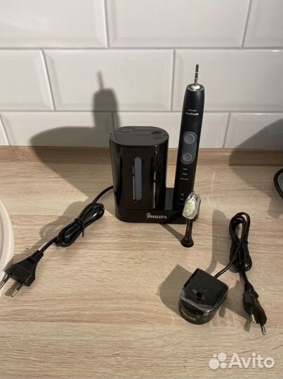 Электрическая зубная щетка philips sonicare