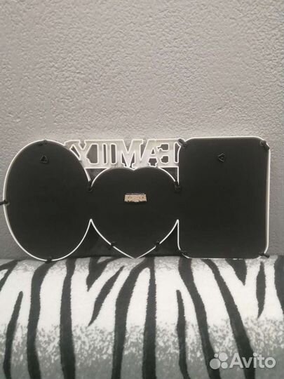 Белая рамка для фотографий family