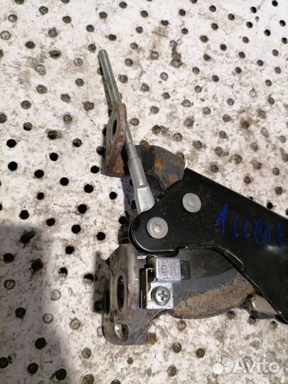 Рычаг стояночного тормоза Hyundai Accent