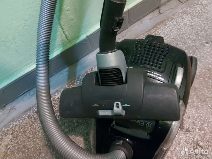 Пылесос electrolux supercyclone zsc69fd2