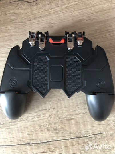 Игровой держатель