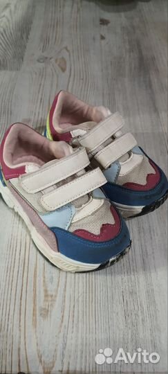 Кроссовки 24 рр сандалии 21 и 24 рр