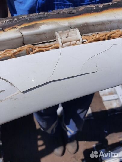 Стойка крыши лобовая правая Renault Fluence