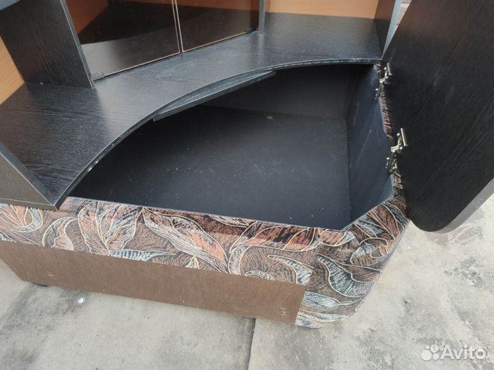 Угловая тумба от дивана