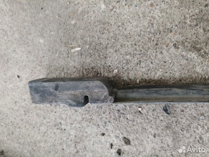 Уплотнительная резинка капота Hyundai Sonata седан