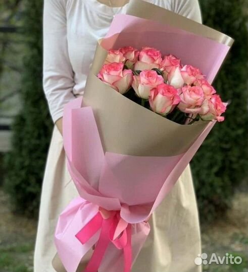 Букет роз «клубника со сливками» на праздник цветы