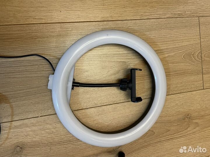 Кольцевая светодиодная лампа
