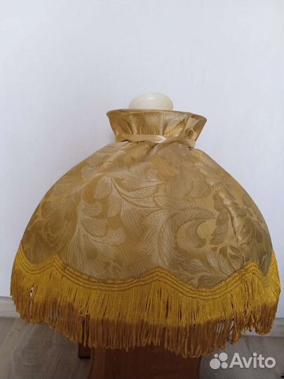 Люстра потолочная с абажуром