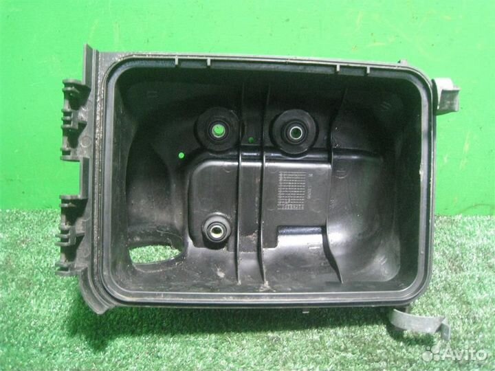 Корпус воздушного фильтра Toyota Verso R2 2009