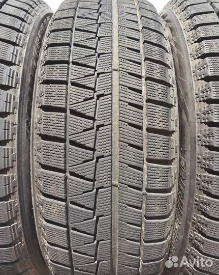 Bridgestone Blizzak Revo GZ 215/60 R17 96Q