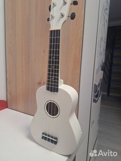 Укулеле белая сопрано