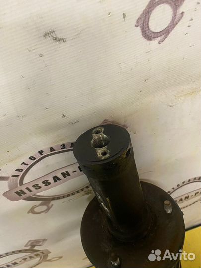 Ниссан Patrol Y62 стойка передняя правая