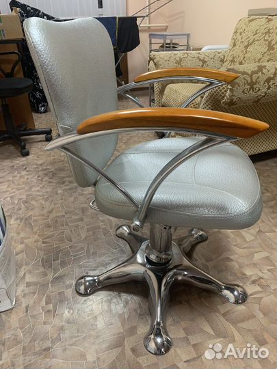 Кресло для парикмахера